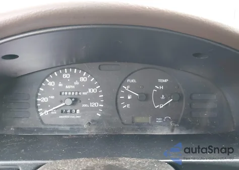 1994 Nissan Sentra E/Xe/Gxe/Le z USA, uszkodzony, nr VIN 1N4EB31F1RC797462